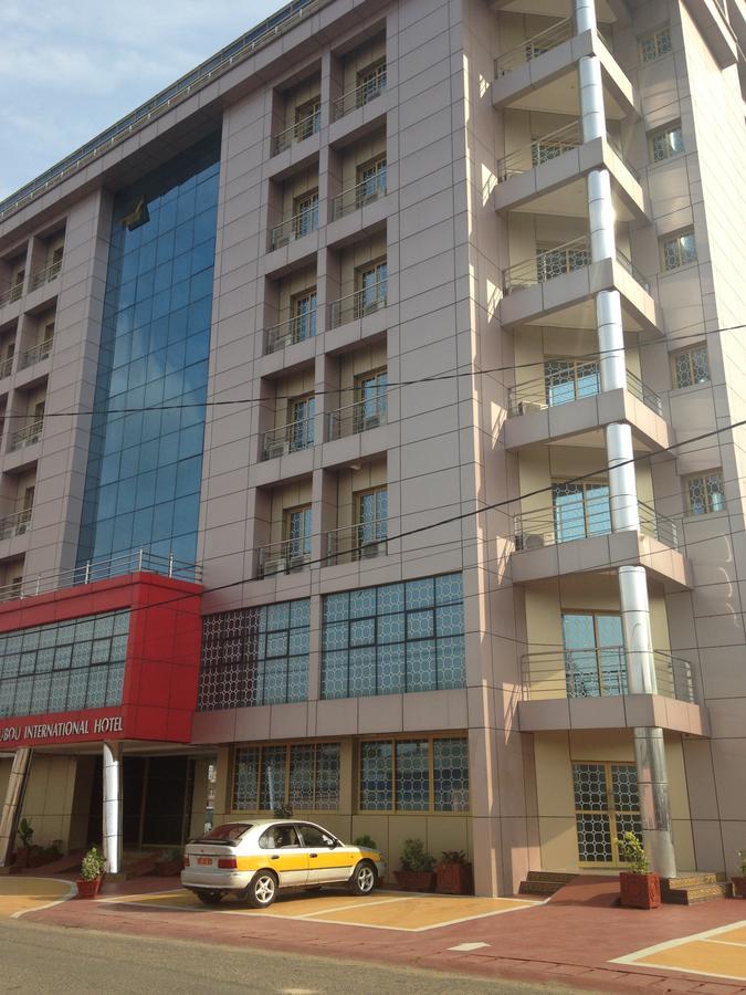 Noubou International Hotel Дуала Екстер'єр фото
