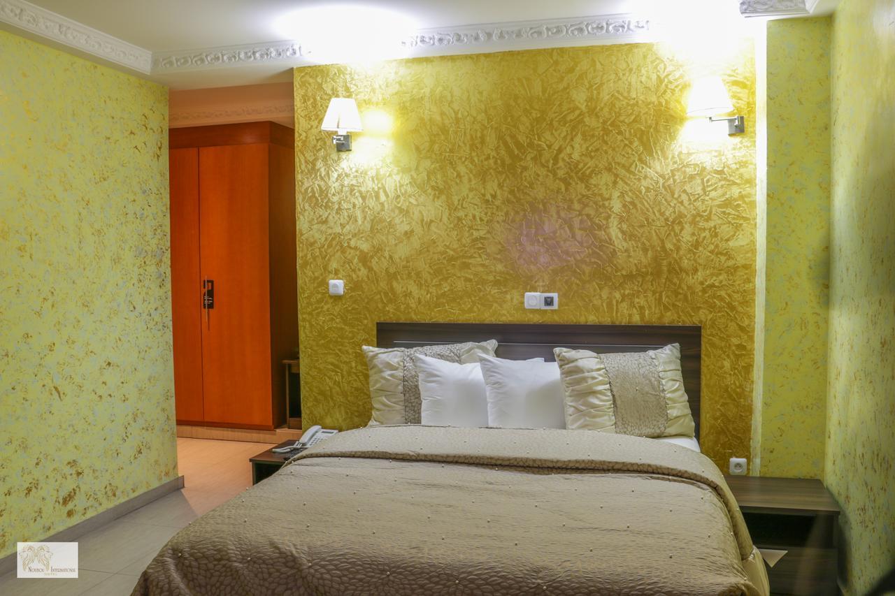 Noubou International Hotel Дуала Екстер'єр фото