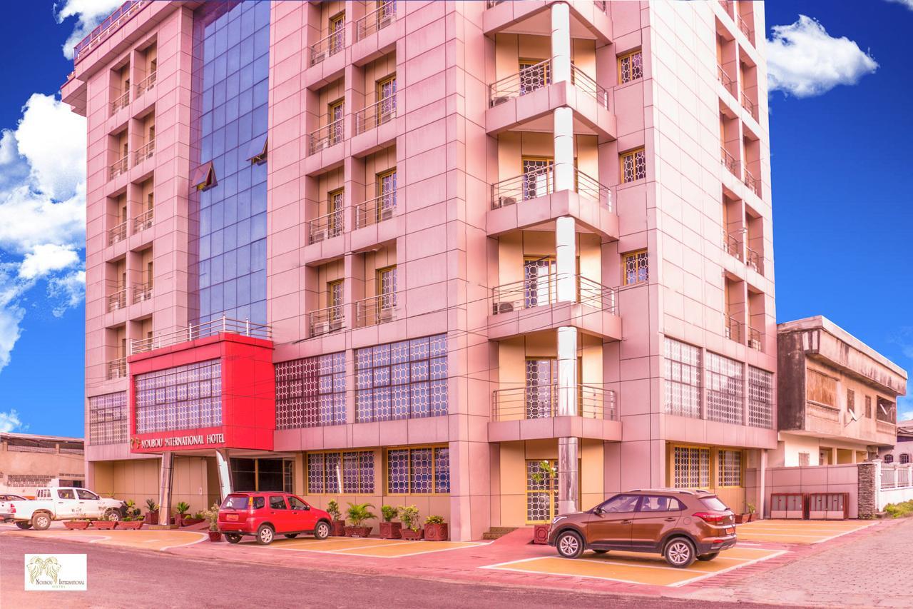 Noubou International Hotel Дуала Екстер'єр фото