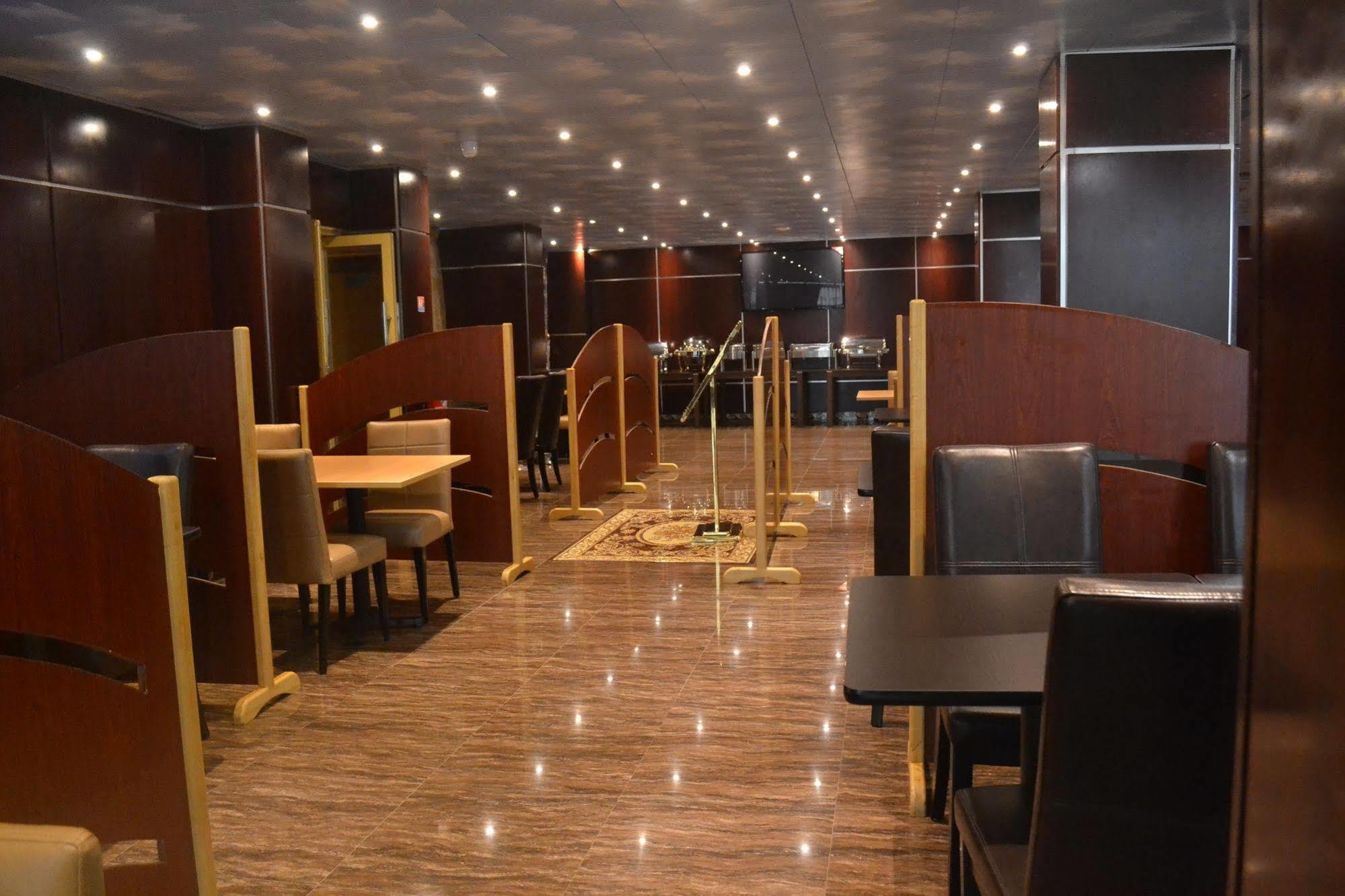 Noubou International Hotel Дуала Екстер'єр фото