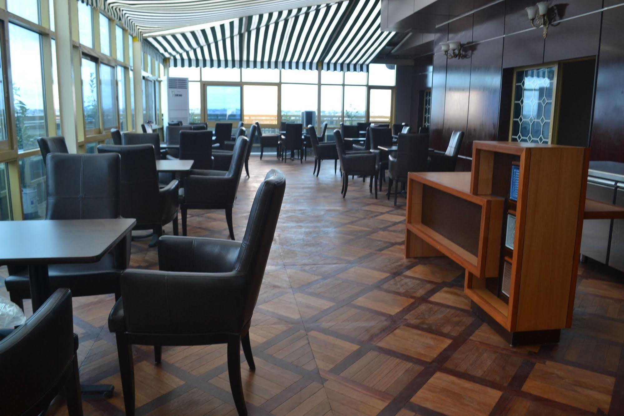 Noubou International Hotel Дуала Екстер'єр фото