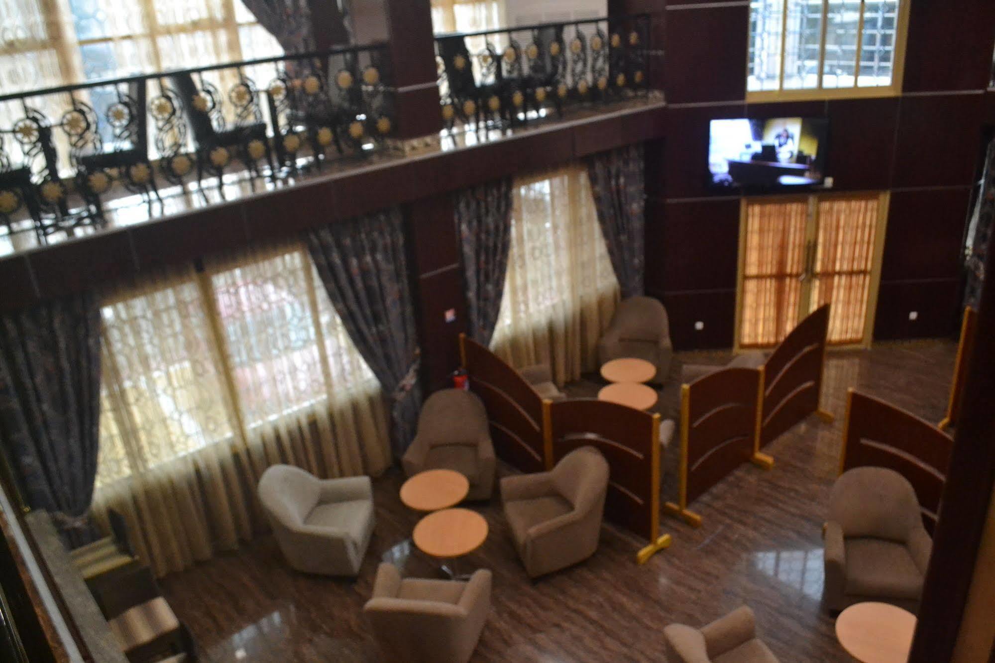 Noubou International Hotel Дуала Екстер'єр фото